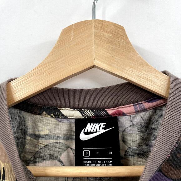 Nike purple floral cropped boxy tee - Picture 4 of 5